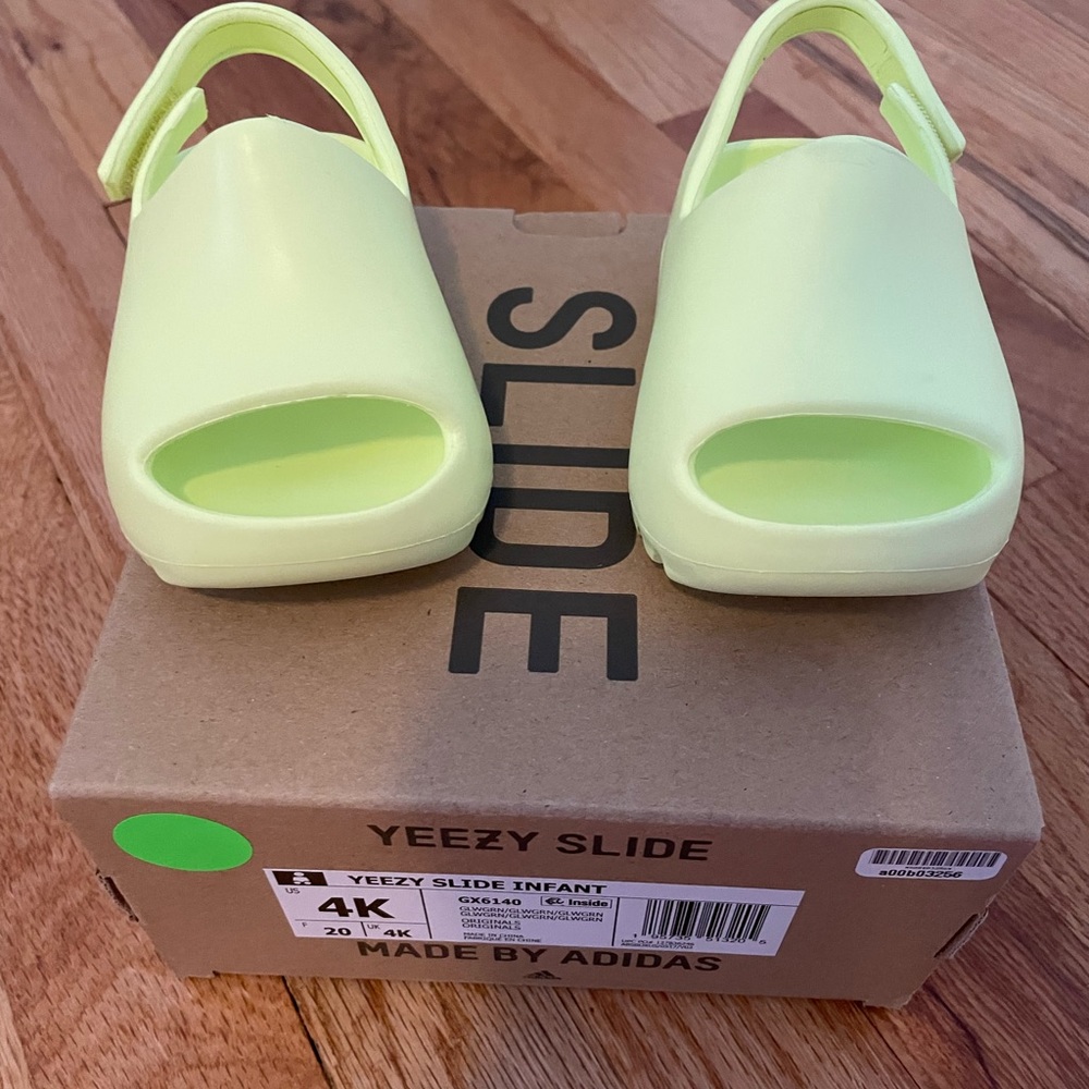 Infant Yeezy Slides BRAND NEW